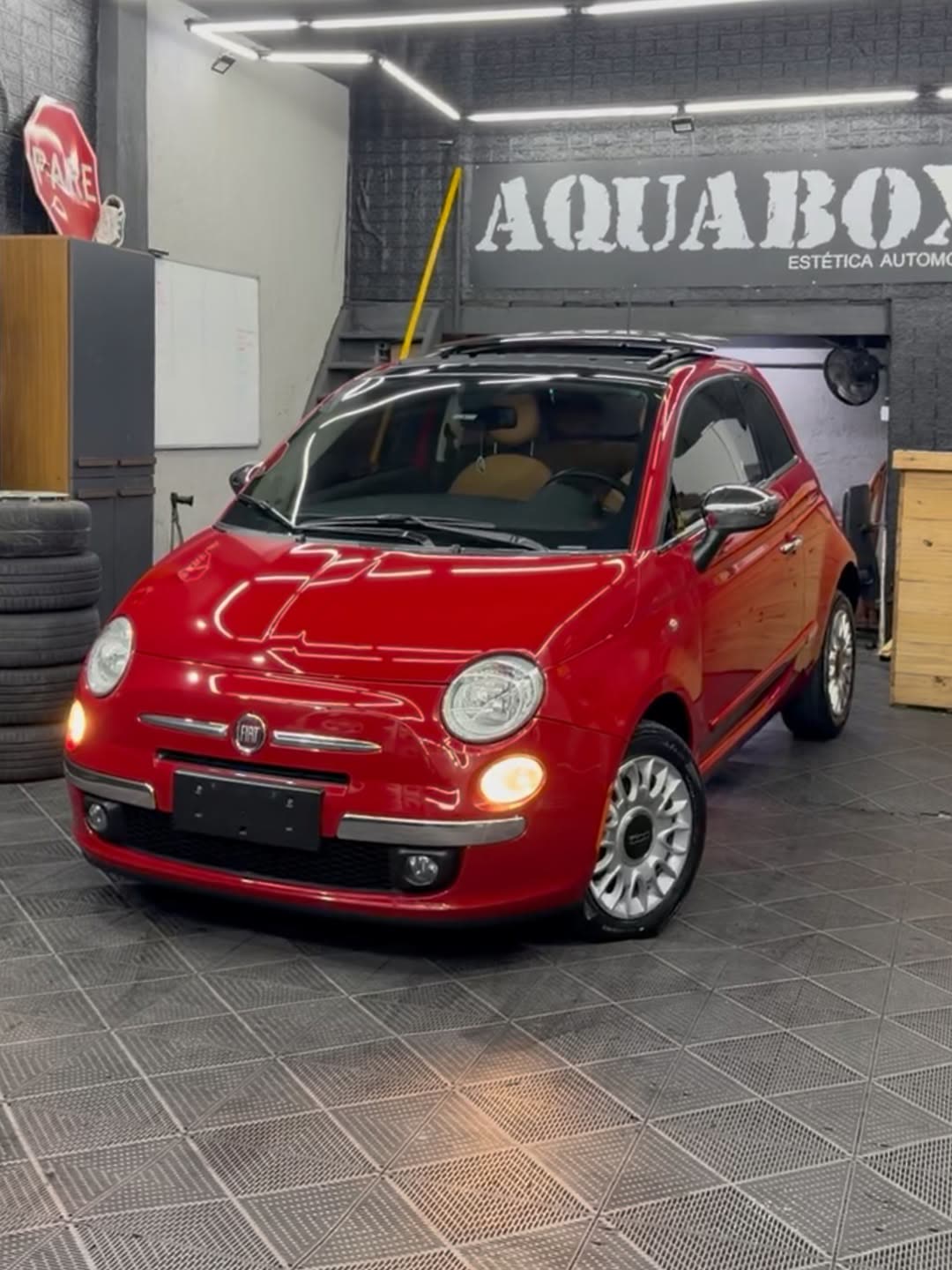 Fiat 500 vermelho depois do serviço